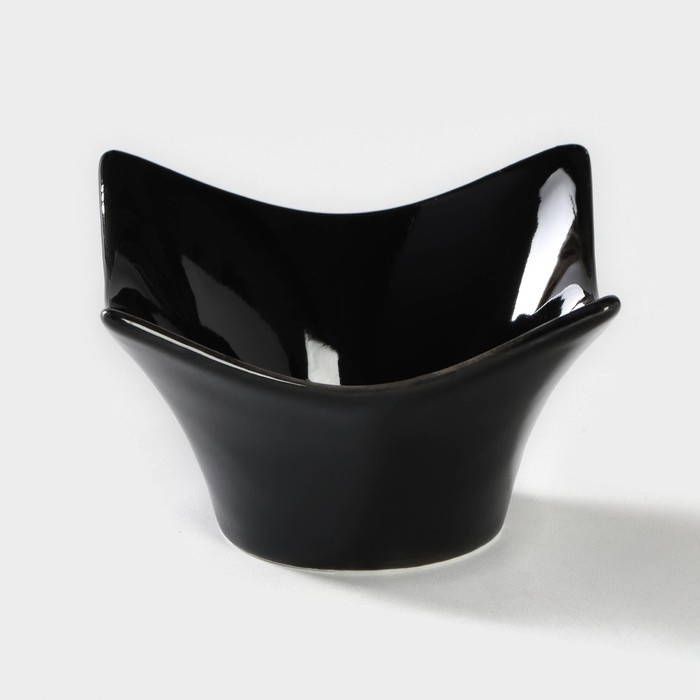 Набор салатников керамических на деревянной подставке «Инь-Янь.Квадрат», 5 предметов: 4 салатника 80 мл, подставка, цвет белый и чёрный Набор салатников керамических на деревянной подставке «Инь-Янь.Квадрат», 5 предметов: 4 салатника 80 мл, подставка, цвет белый и чёрный