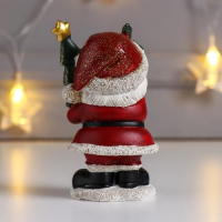 Сувенир полистоун "Дед Мороз в красной шубе, с ёлочкой" 10,5х5,5х7 см