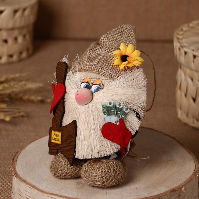 Оберег-домовой "Василек в льняном колпаке, с топором", 23х15х8 см, микс