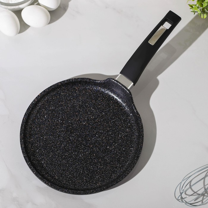 Сковорода блинная &laquo;Гранит Star&raquo;, d=22 см, пластиковая ручка, антипригарное покрытие, тёмно-синий