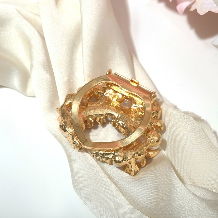 Зажим для платка &laquo;Жемчужное соцветие&raquo;, цвет белый в золоте