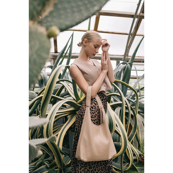 Сумка женская на магните TEXTURA, средний размер, цвет молочный