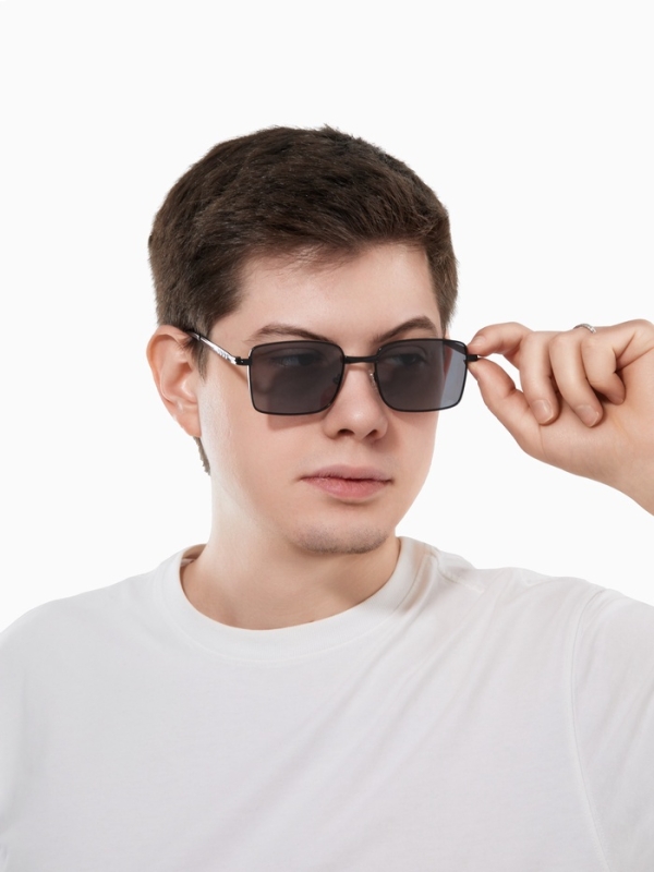 Очки солнцезащитные поляризационные, дужка 13.2 см, ширина 12.8 см, линза 4.3&times;5.5 см