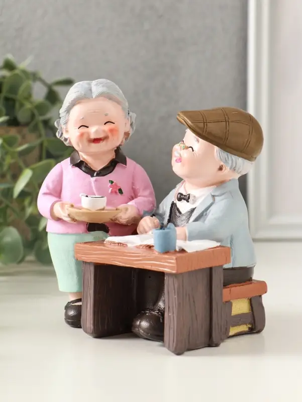 Сувенир полистоун "Дедуля с бабулей - семейные будни" 13х8,5х12 см