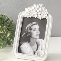 Фоторамка полистоун 13х18 см "Цветочный венок" белая 25х16,5х1,5 см