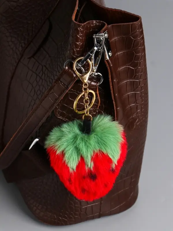 Пушистик на кольце "Клубника" красная 17х8х5 см