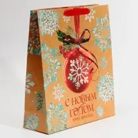 Пакет подарочный новогодний ламинированный &laquo;Венок&raquo;, M 26 х 30 х 9 см