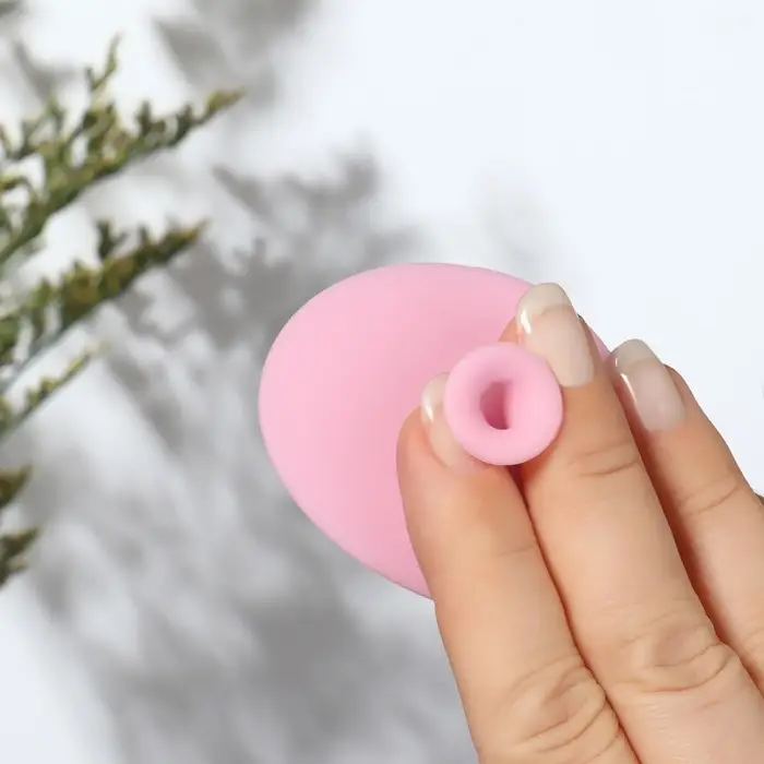 Щётка для умывания &laquo;Овал&raquo; на присоске, 6.3&times;5 см, МИКС