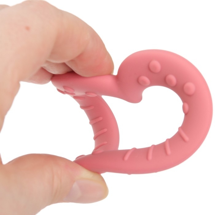 Прорезыватель силиконовый &laquo;Сердечко&raquo;, цвет розовый, Mum&Baby