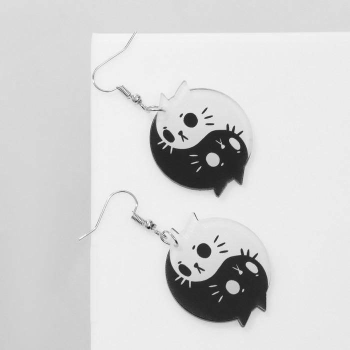 Серьги акрил &laquo;Инь-ян&raquo; котики, цвет чёрно-белый