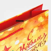 Пакет подарочный новогодний ламинированный &laquo;Золото и снежинки&raquo;, L 28 х 38 х 9 см