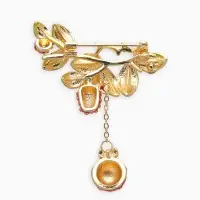 Брошь "Малина" с божьей коровкой, зелёно-красная в золоте