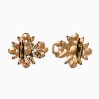 Зажим для кардигана "Ажур", гербер, цвет белый в золоте