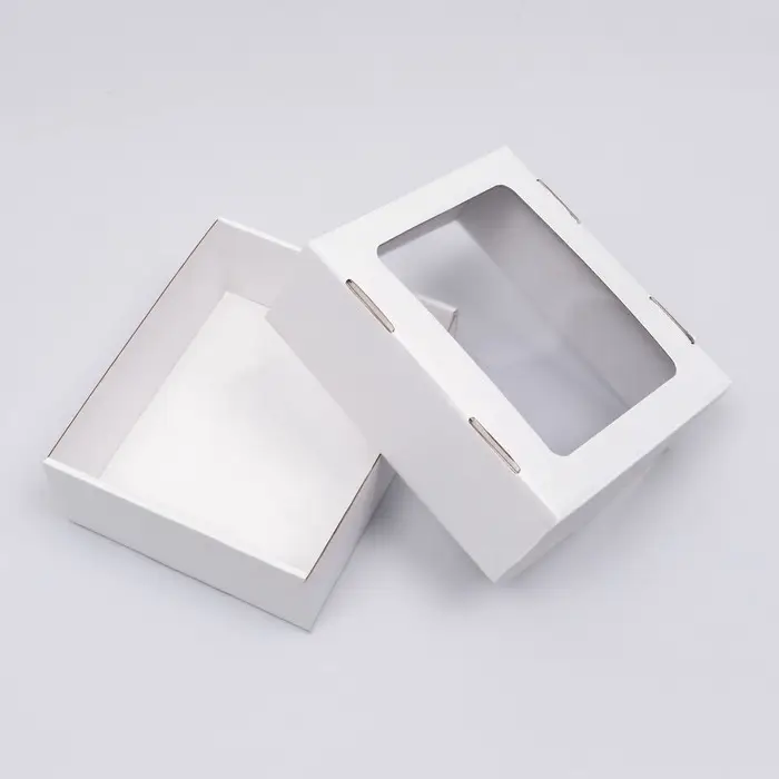 Коробка сборная, крышка-дно "белая" с окном 21х18х8 см