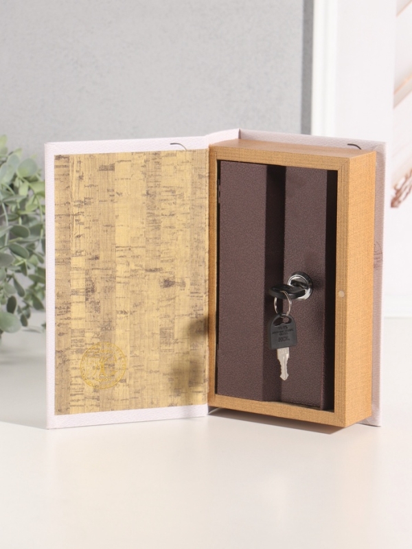 Сейф-книга дерево кожзам "Конструктор автомобилей" 21х13х5 см