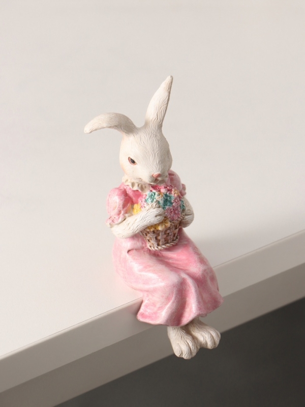 Сувенир полистоун "Зайка с цветочной корзинкой, в розовом платье" 7,5х4,5х12 см