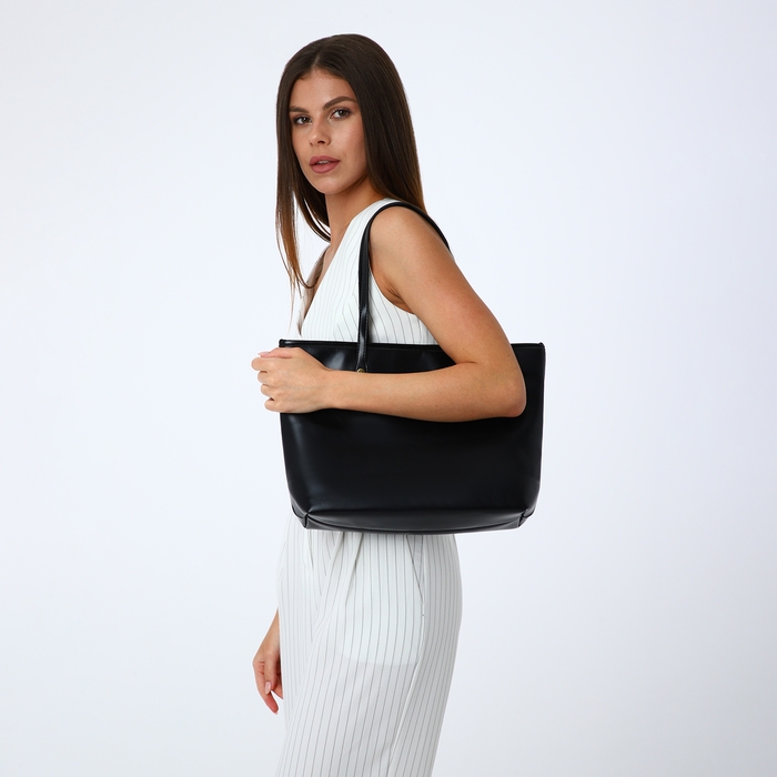 Сумка женская на молнии, цвет чёрный