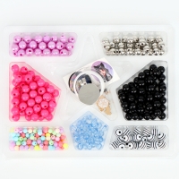 Набор для творчества &laquo;Cоздай украшение. Мрачные истории&raquo;, браслеты, кольца, бусы, 5 шармов. 6 видов бусин, наклейки, 5+