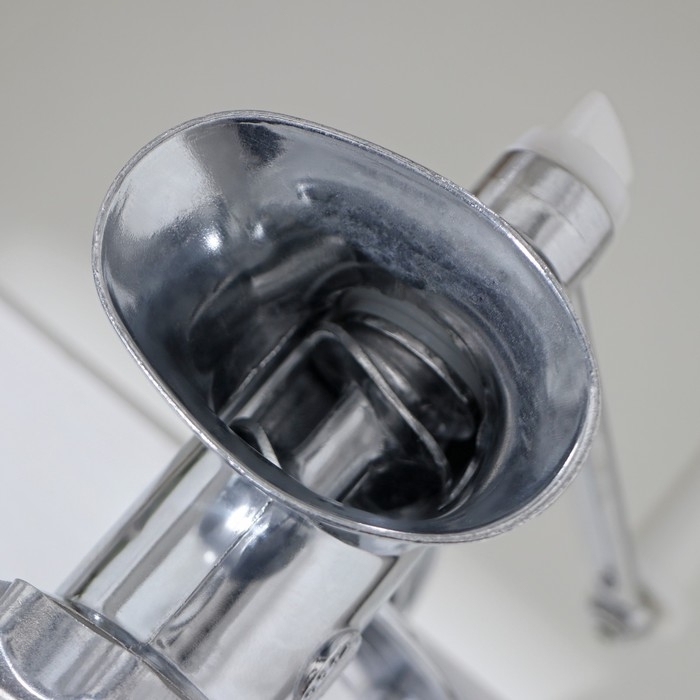 Мясорубка алюминиевая Доляна &laquo;Советская&raquo; 22,5&times;13,5 см