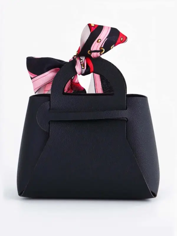 Кожанная подарочная сумочка 13 х12 х 5,5 см чарная