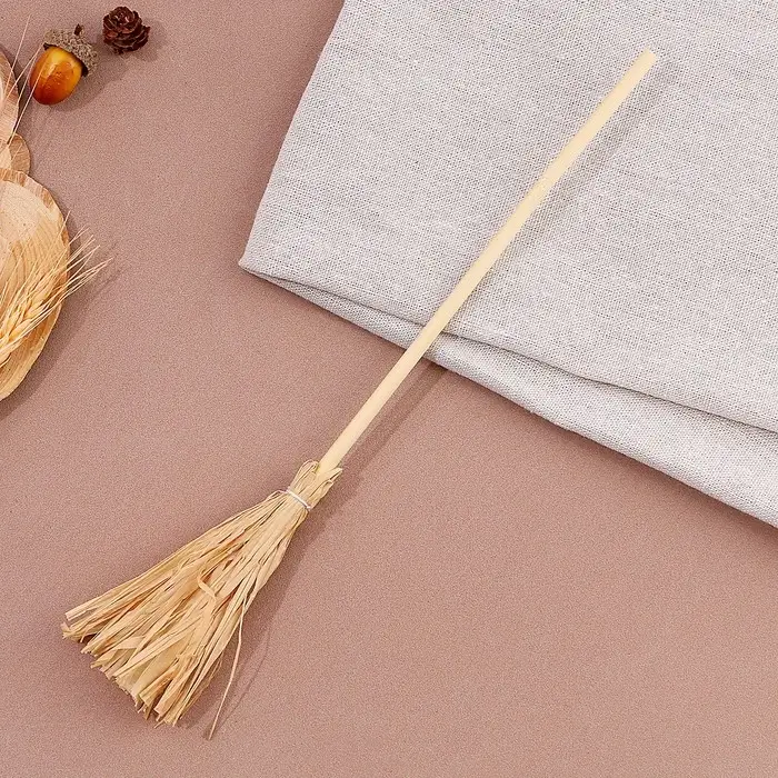 Предмет для декора &laquo;Метла&raquo; 2 &times; 4 &times; 25 см