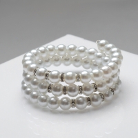 Браслет-пружинка &laquo;Жемчужинка морская&raquo; 3 ряда, цвет белый в серебре, L=7 см