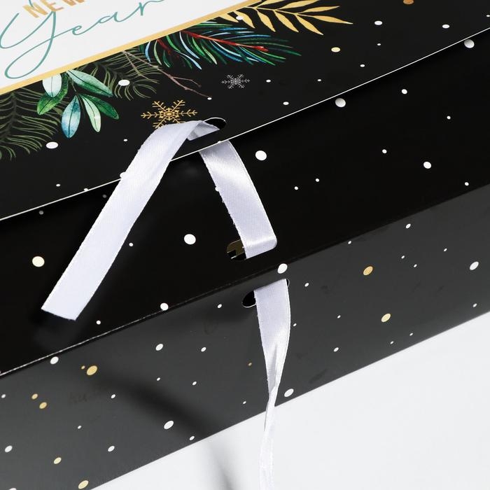 Коробка подарочная новогодняя складная &laquo;Волшебство&raquo;, 31 х 24.5 х 8 см, Новый год