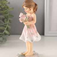 Сувенир полистоун "Малышка в розовом сарафане, с букетом" 6,5х6х15 см