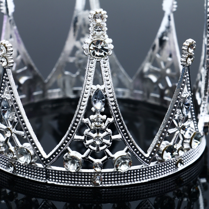 Топпер для торта &laquo;Корона с камнями&raquo;, цвет серебро