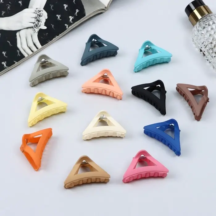 Краб для волос "Леона" уголок классика матовый, 5 см, микс