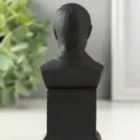 Бюст В.В.Путина, 18х12 см , графит