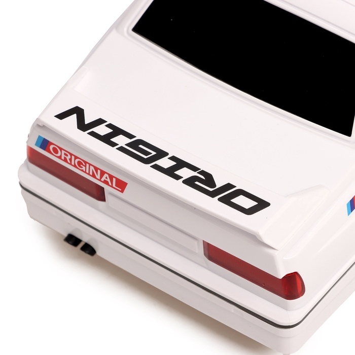 Машинка на пульте управления &laquo;Легенда Дрифта&raquo;, радиоуправление, полный привод, 40 км/ч, 2 комплекта колёс, 1:16, цвет белый