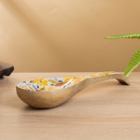 Подставка под ложку &laquo;Желтые и синие цветы&raquo;, 25.5&times;9&times;3.8 см, дерево манго