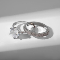 Кольцо "Сокровище" яркий кристалл, цвет белый в серебре, размер 19