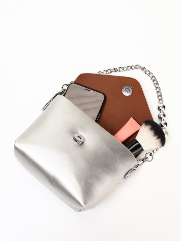 Сумка женская, 27*7*12, отд на молнии, длин ремень, серебро
