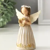 Сувенир полистоун "Девочка-ангел с венком-сердце" 4,5х8х12 см