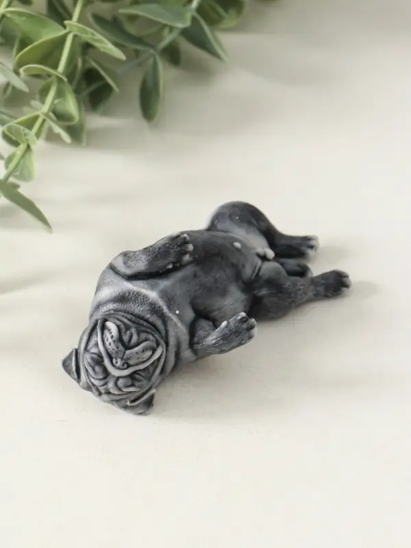 Сувенир "Бульдог лежит на спине" 3,5 см