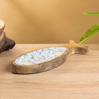 Блюдо в форме рыбки "Оттенки сирени" дерево манго 25,5х10х2 см