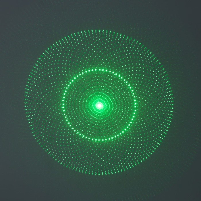 Указка лазерная 12 + 1 насадки от 2 х ААА 7,7х21 см