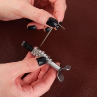 Нож поворотный для тиснения на коже, 9 &times; 2,7 см, цвет серебряный