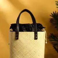 Сумка плетёная из пандана, 26&times;15&times;38 см, бежево-чёрная