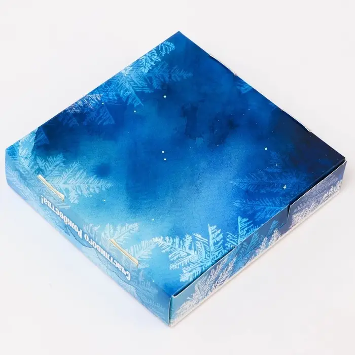 Подарочная коробка сборная с окном &laquo;Зимушка&raquo;, 13&times;13&times;3 см