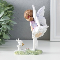 Сувенир полистоун "Девочка-бабочка с зайчиком на полянке" 9,5х6х13 см