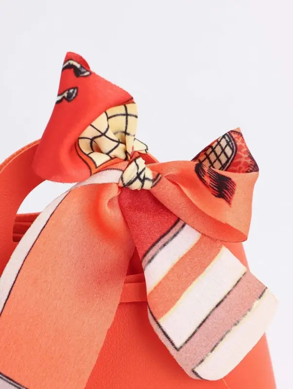 Кожанная подарочная сумочка 13 х12 х 5,5 см оранжевая