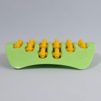 Массажёр для ног, с шипами, 26 &times; 18 &times; 5 см, цвет зелёный/оранжевый