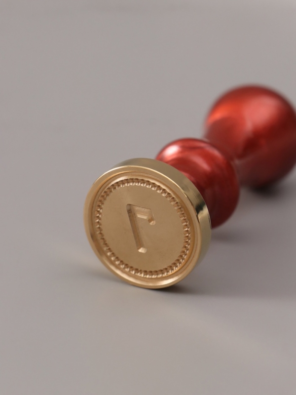 Печать для сургуча с пластиковой ручкой "Классика цифра 7" 2,5х2,5х6,3 см