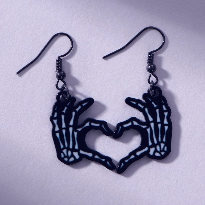 Набор серьги и подвеска на Хэллоуин &laquo;Девочка - катастрофа&raquo;