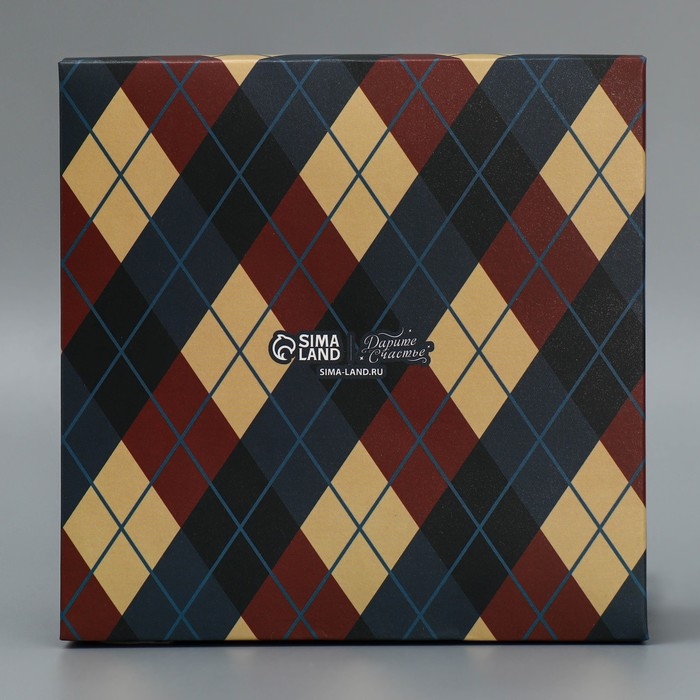 Коробка для конфет, кондитерская упаковка, 9 ячеек, &laquo;Самому лучшему мужчине&raquo;, 14.7 х 14.7 х 3.5 см