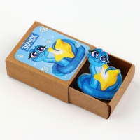 Новый год 2025! Новогодний значок в коробочке &laquo;Новый год: Змейка&raquo; 3,1 х 3,5 см