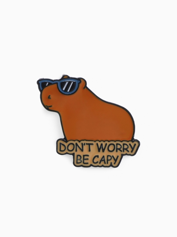 Значок &laquo;Капибара&raquo; не волнуйся, оранжевый в чёрном металле